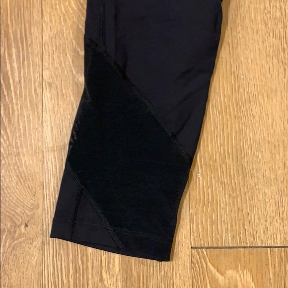 Nike Workout Crop Leggings - Picture 2 of 12